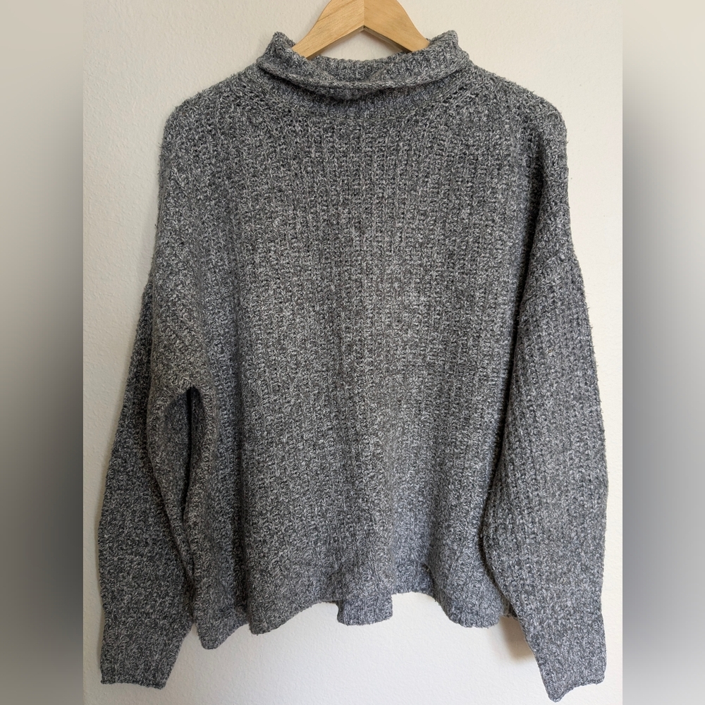 American Eagle Oversized Turtleneck Sweater Heathered Gray Size Medium